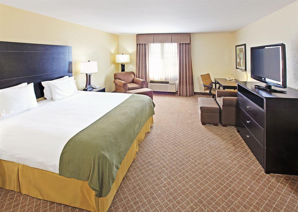 Comfort Inn&Suites Pine Bluff Rom bilde